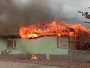 Amasya’nın Suluova ilçesinde meydana gelen yangında müstakil ev kullanılamaz hale geldi.
