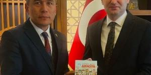 Ülkü Ocakları Amasya İl Başkanı Mustafa Akgül, Ülkü Ocakları Genel Başkanı Ahmet Yiğit Yıldırım’ı ziyaret etti.
